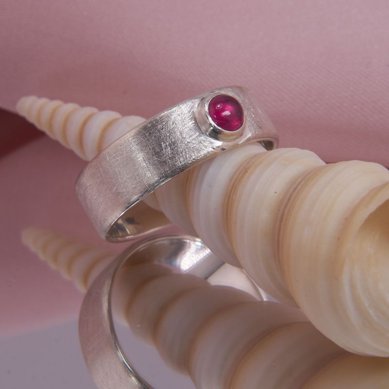 Preview: Rubin Cabochon rot, Ring Silber